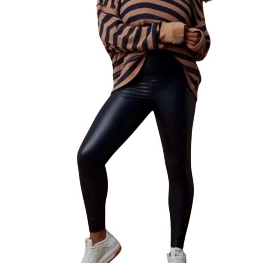 NWOT Aerie OFFLINE Real Luxe Leggings Black Faux Leather High Rise Size M Short